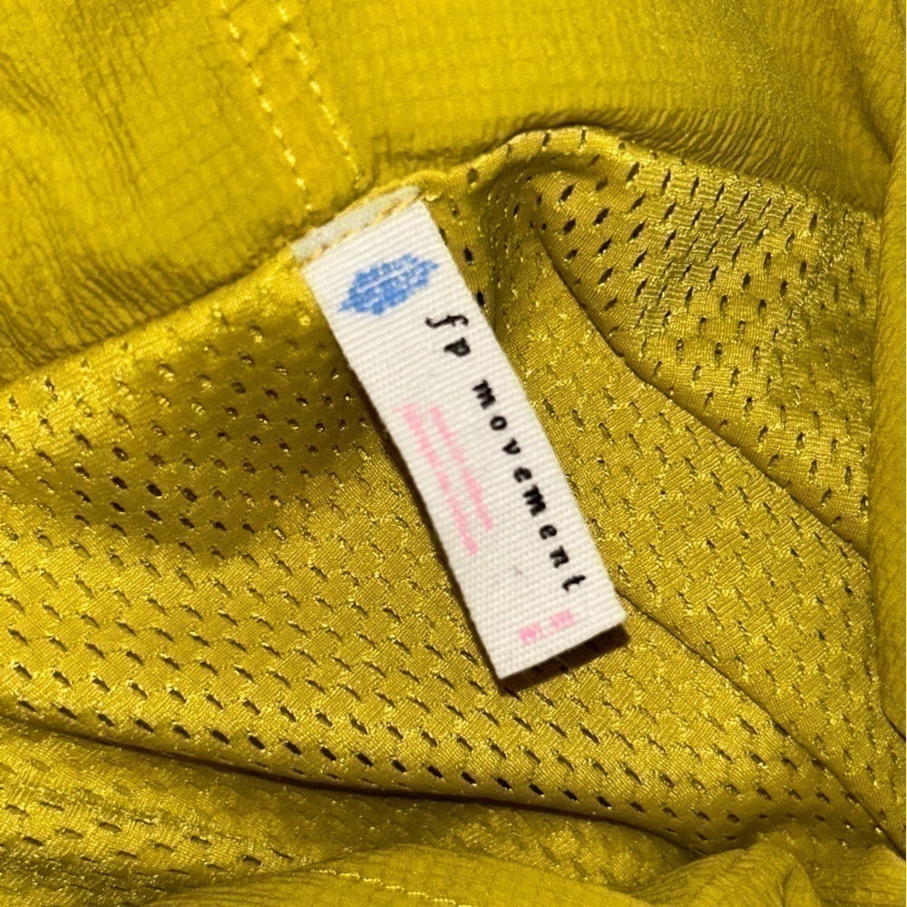 Free people Movement NWOT run wild jacket SIZE MEDIUM - Picture 8 of 10